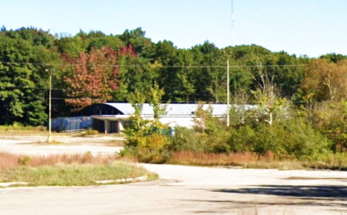 AMF Muskegon Lanes - Street Views